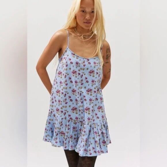 🎃 Urban Outfitters Camille Mini Dress Blue Floral XS NWT - Picture 9 of 9